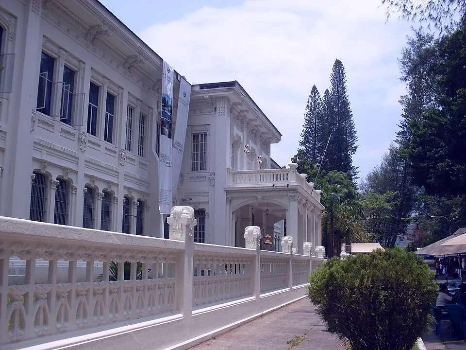 Fachada de la antigua Casa Presidencial en San Jacinto