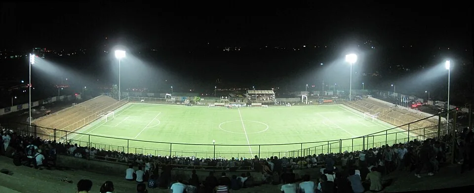 Panorámica del Estadio Nacional de Fútbol de Nicaragua antes de un partido