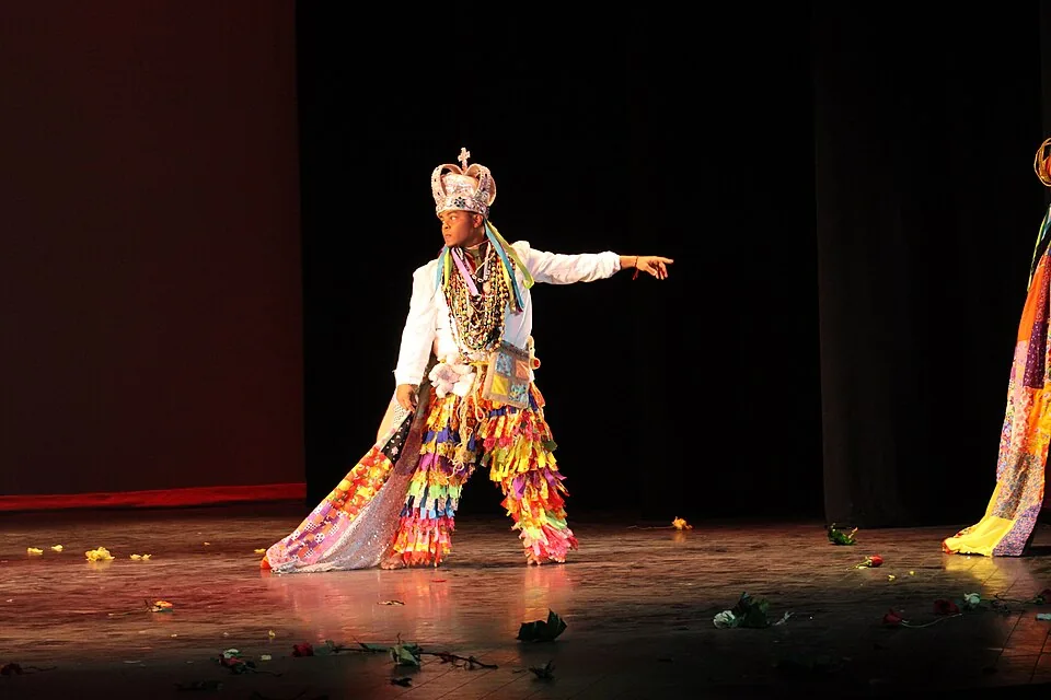 Participantes en una representación de baile congo de Colón